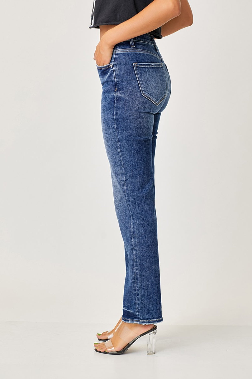 SHIRLYN Mid Rise Slim Straight Jeans