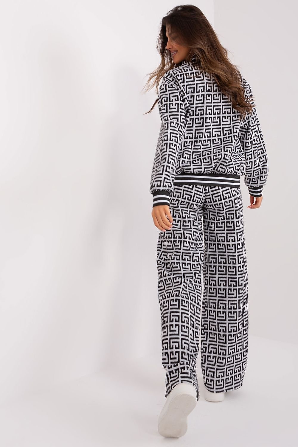 SHIRLYN Casual Set - Zippered Sweatshirt and Wide-Legged Pants