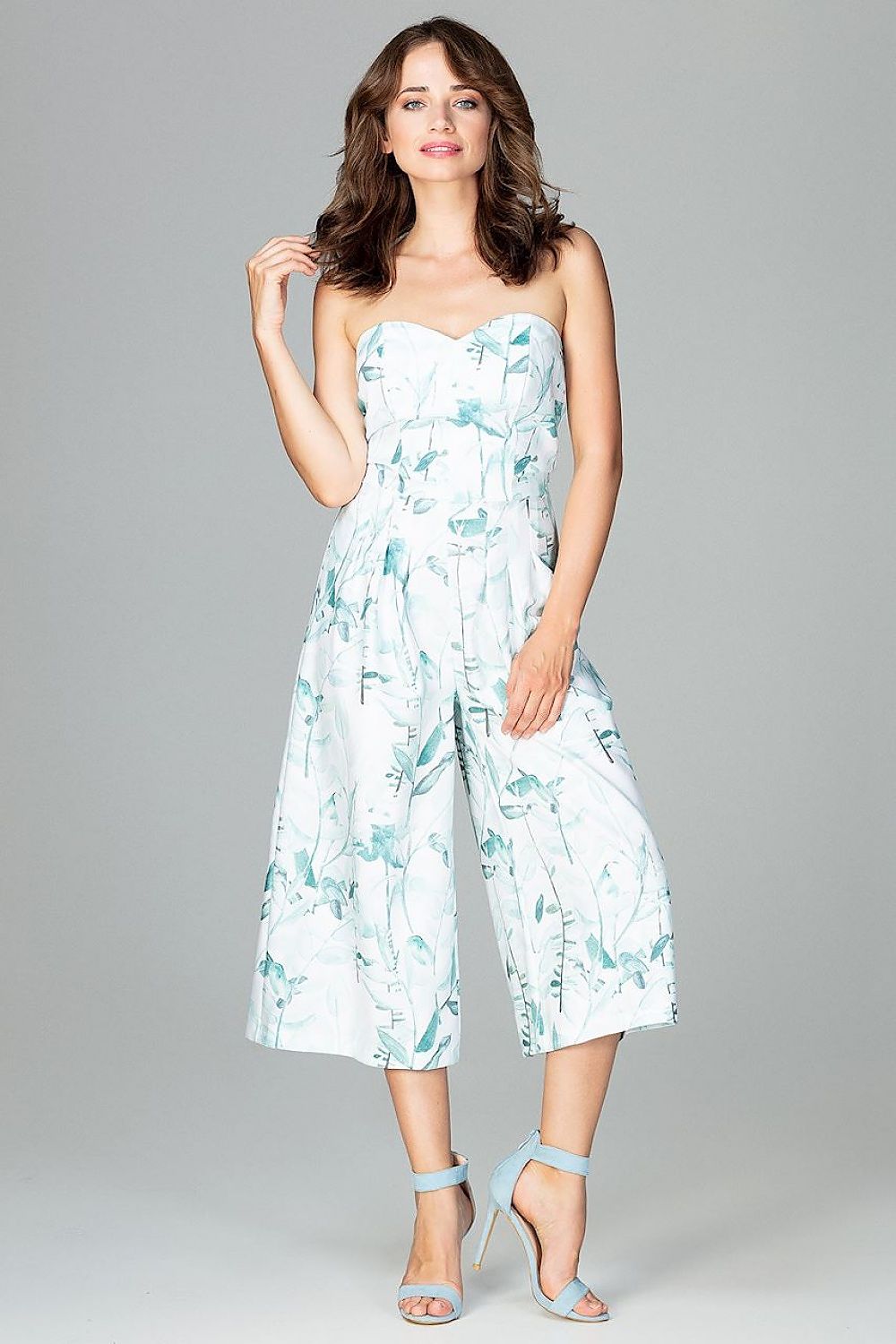 Modern strapless jumpsuit with oriental pattern, corset in culotte style, and soft elastic fabric, offering a sexy and elegant look.