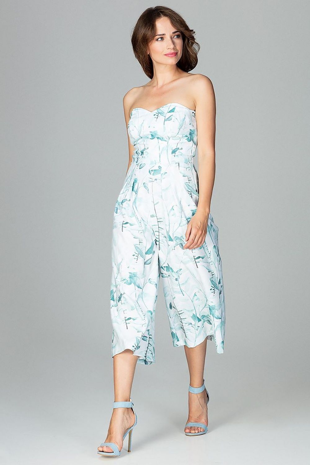 Modern strapless jumpsuit with oriental pattern, corset in culotte style, and soft elastic fabric, offering a sexy and elegant look.