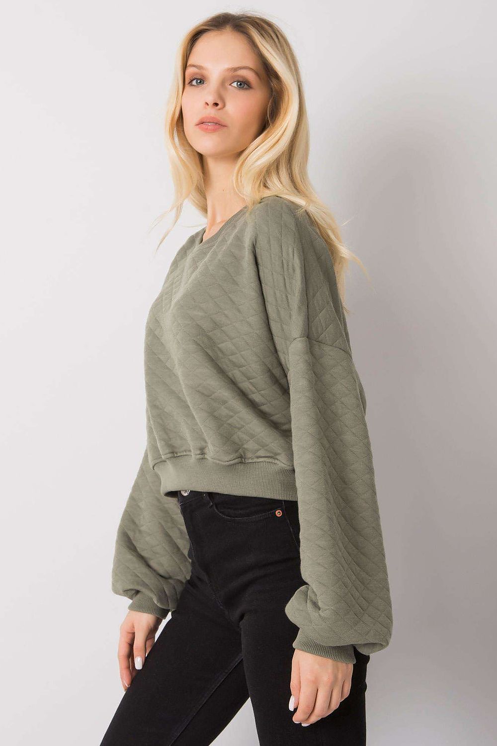 SHIRLYN Quilted Short Sweatshirt Cozy Elegance