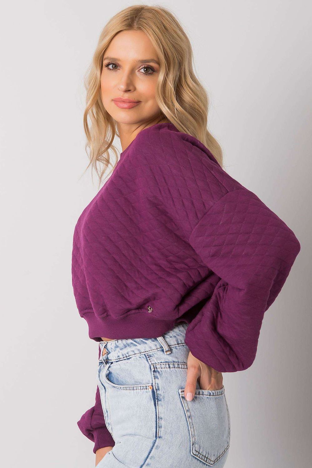 SHIRLYN Quilted Short Sweatshirt Cozy Elegance