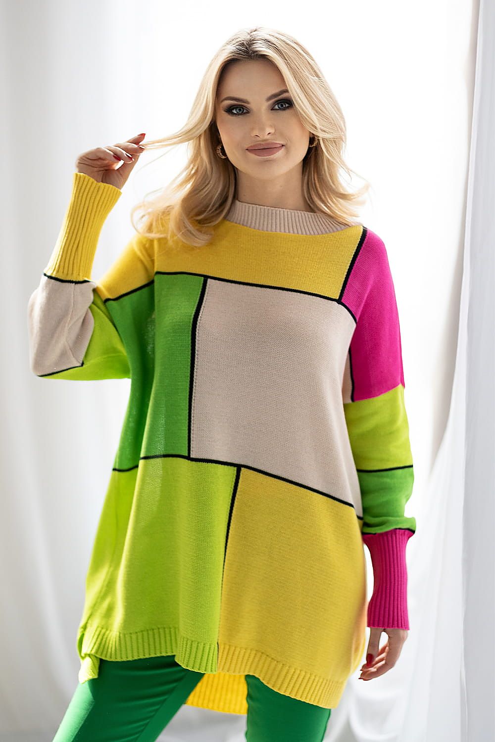 SHIRLYN Color Block Pattern Sweater - Loose-Fitting & Extended Back