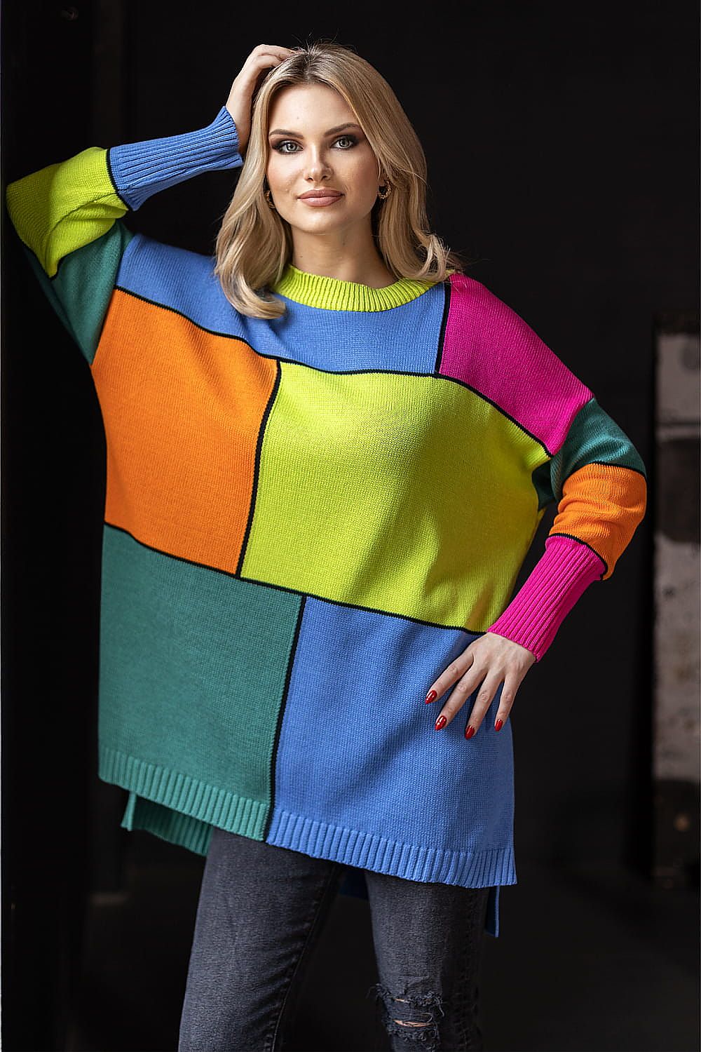 SHIRLYN Color Block Pattern Sweater - Loose-Fitting & Extended Back