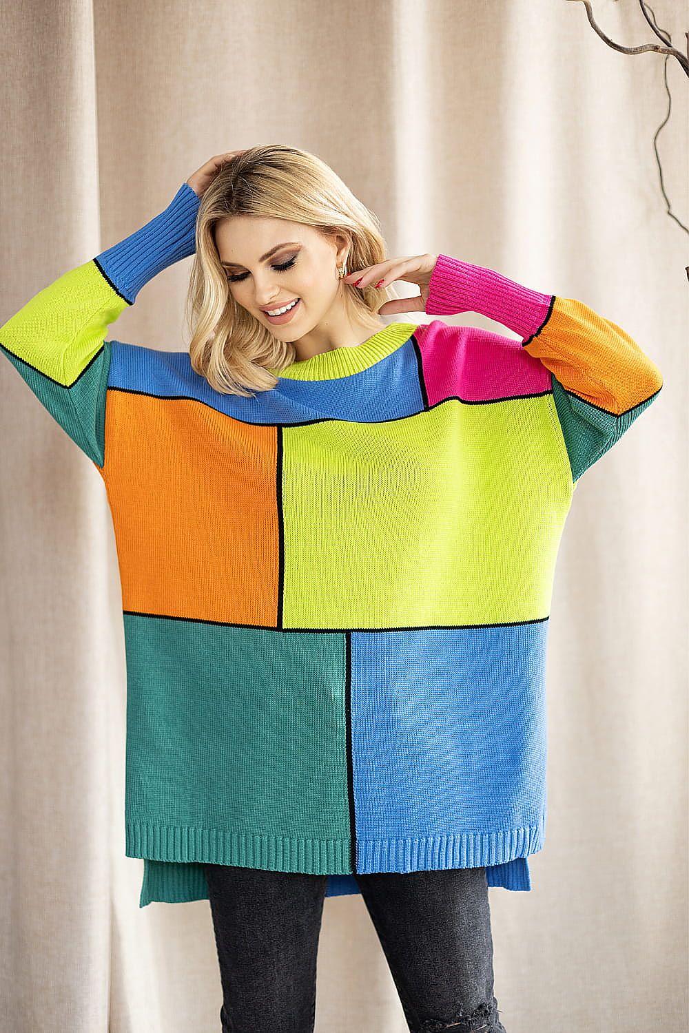 SHIRLYN Color Block Pattern Sweater - Loose-Fitting & Extended Back