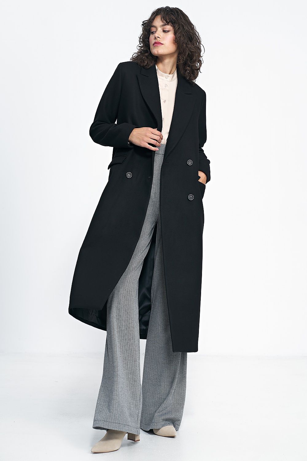 SHIRLYN Oversize Black Coat Elegant, Versatile & Stylish