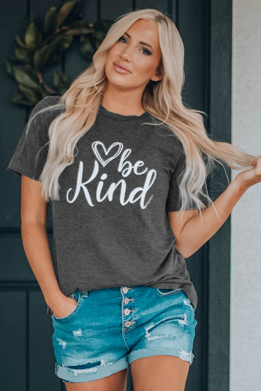 Be Kind Graphic T-Shirt - SHIRLYN.CO