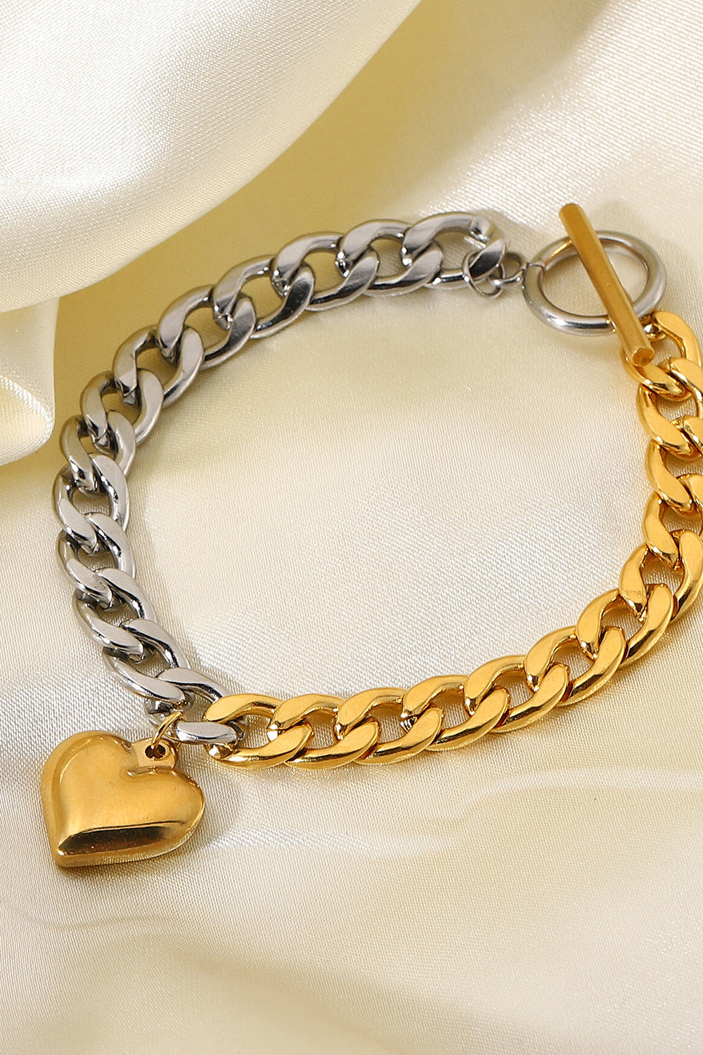 Chain Heart Charm Bracelet - SHIRLYN.CO