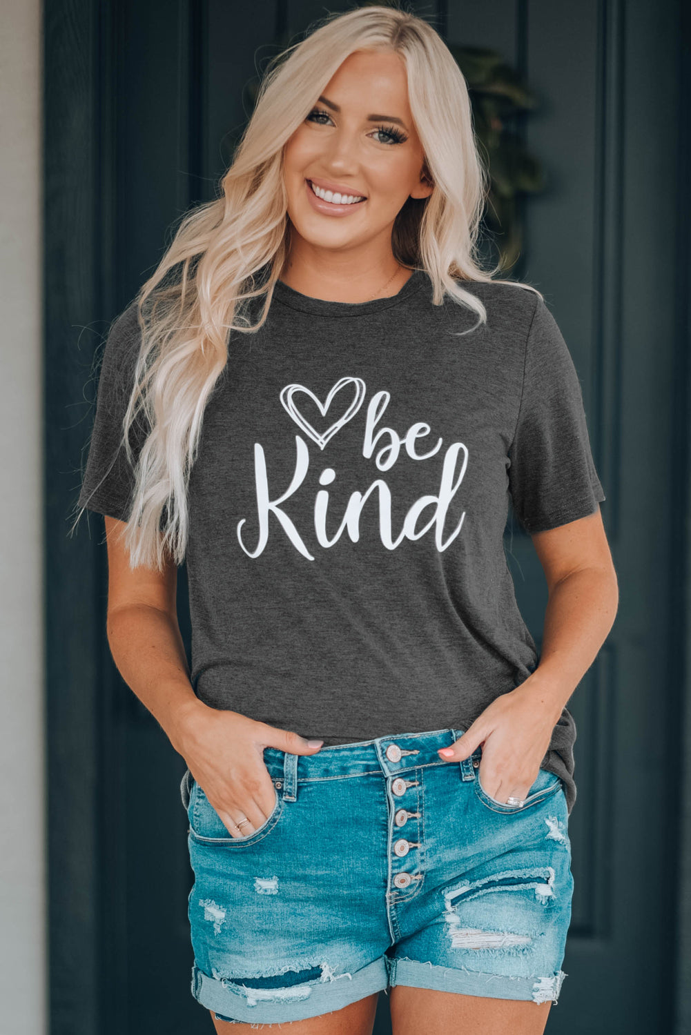 Be Kind Graphic T-Shirt - SHIRLYN.CO