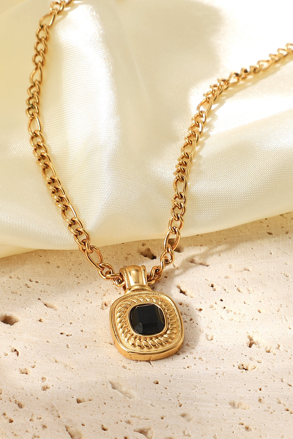 18K Gold Plated Inlaid Rhinestone Pendant Necklace - SHIRLYN.CO