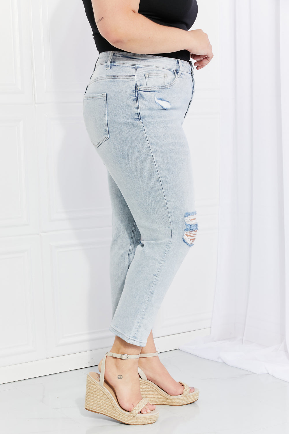 Vervet by Flying Monkey Stand Out Full Size Distressed Cropped Jeans - SHIRLYN.CO