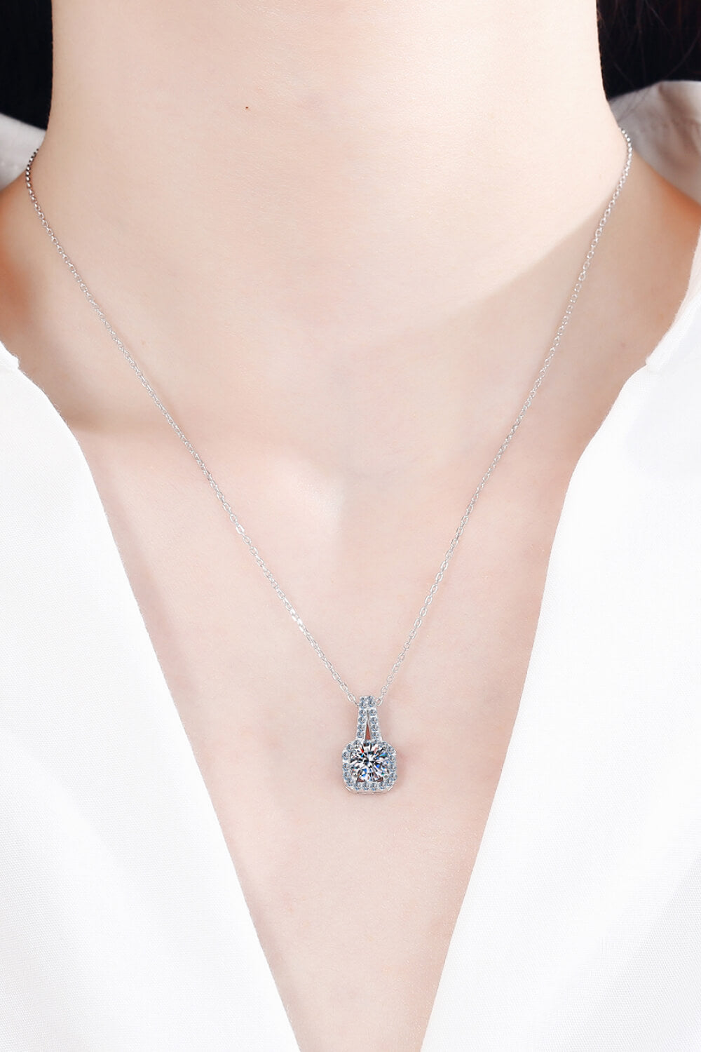 Look Amazing 2 Carat Moissanite Pendant Necklace - SHIRLYN.CO