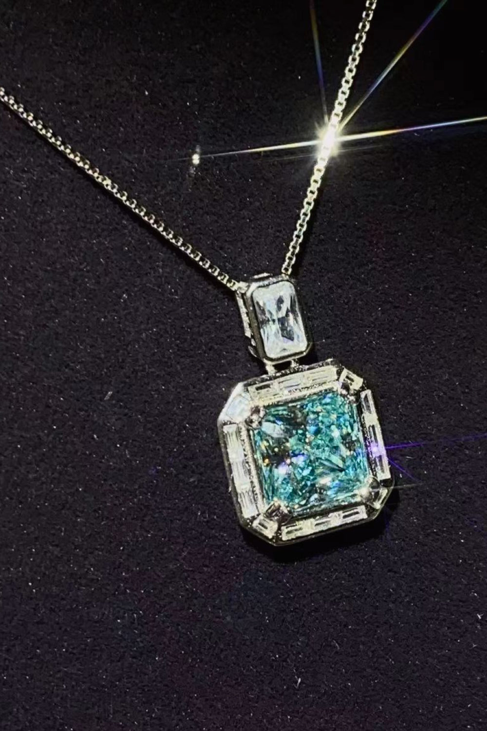 2 Carat Moissanite Square Pendant Necklace - SHIRLYN.CO