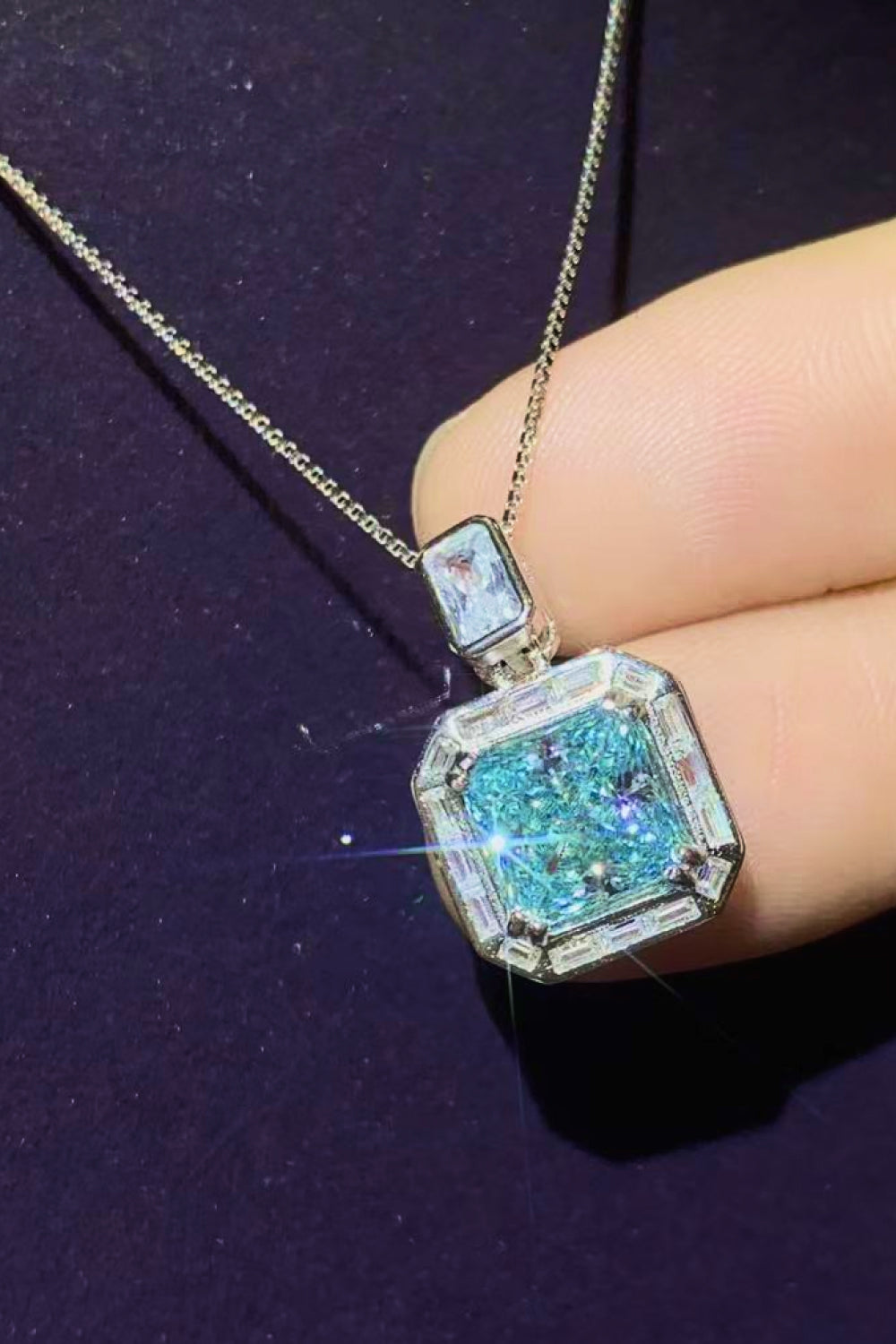 2 Carat Moissanite Square Pendant Necklace - SHIRLYN.CO