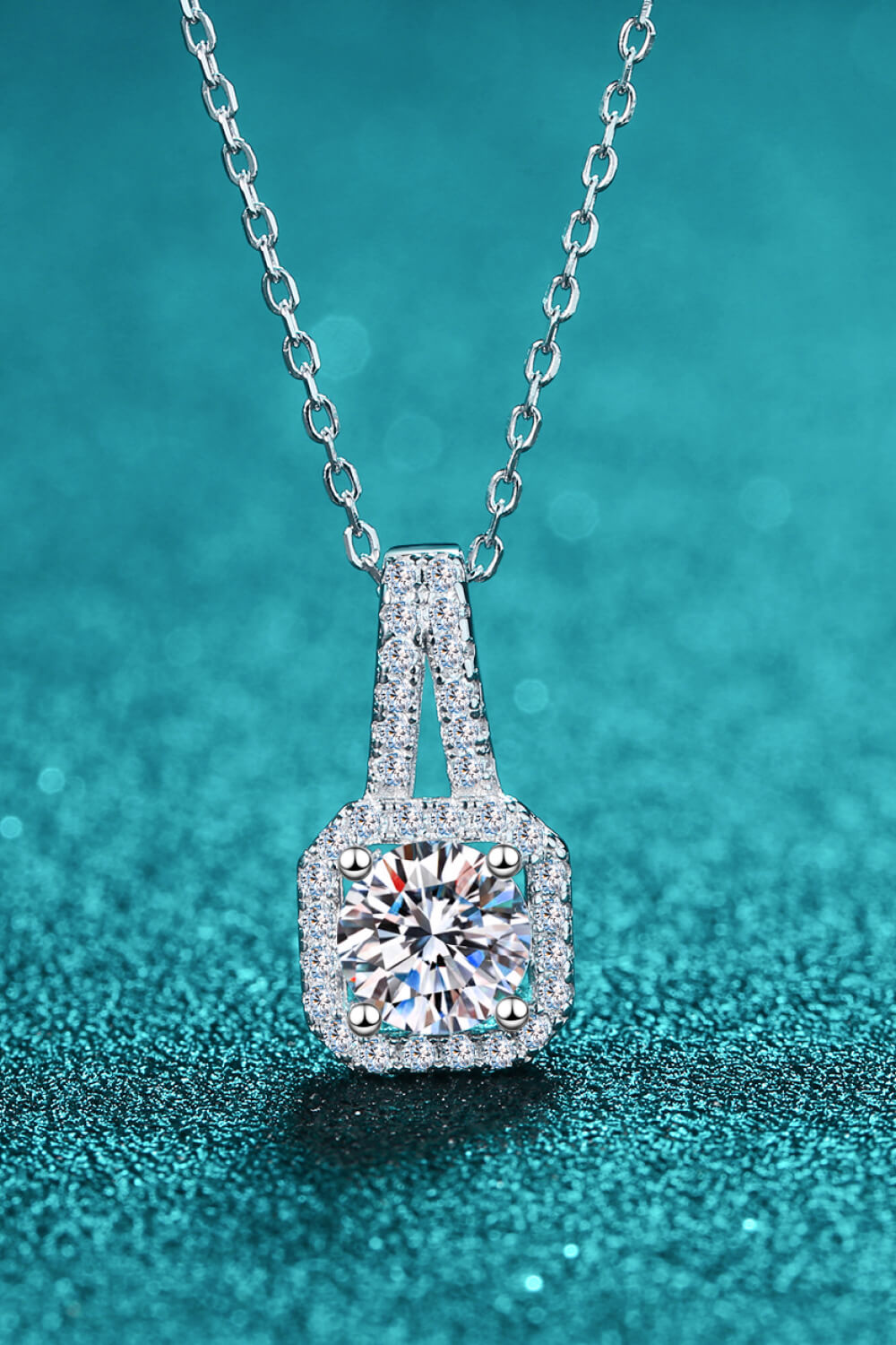 Look Amazing 2 Carat Moissanite Pendant Necklace - SHIRLYN.CO