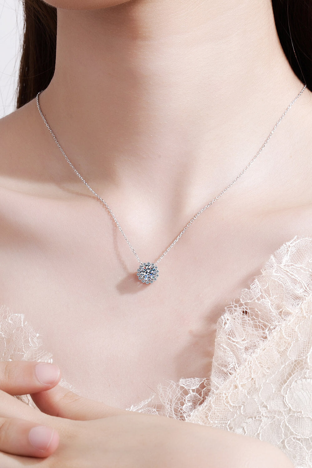 Flower-Shaped Moissanite Pendant Necklace - SHIRLYN.CO