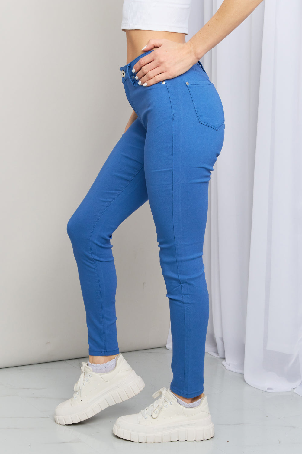 YMI Jeanswear Kate Hyper-Stretch Full Size Mid-Rise Skinny Jeans in Electric Blue - SHIRLYN.CO