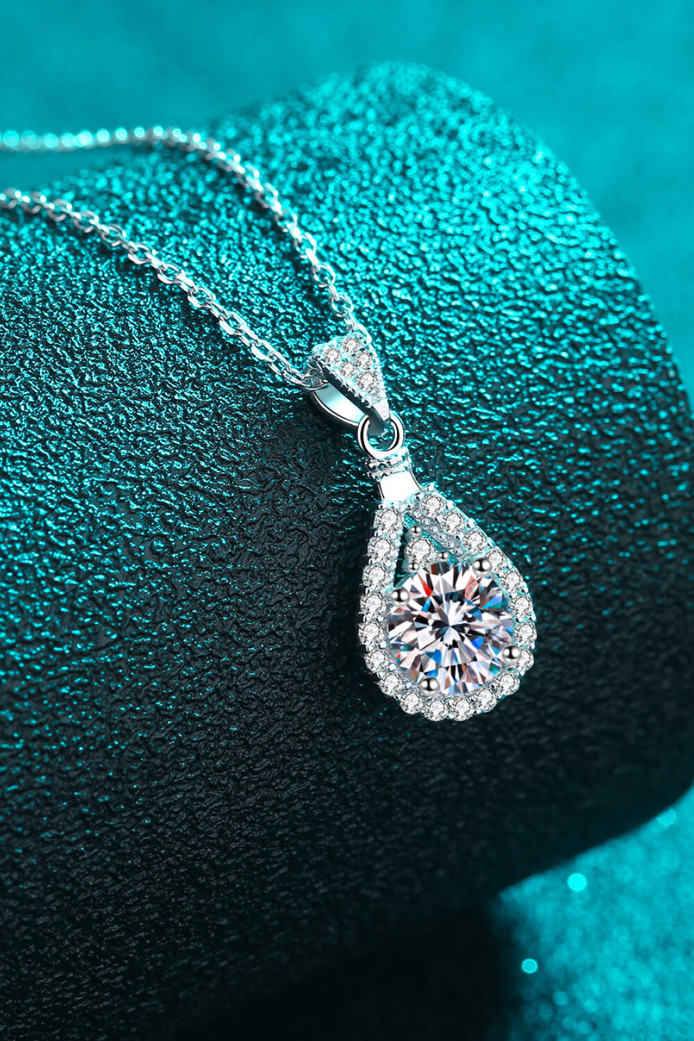 1 Carat Moissanite Teardrop Pendant Chain Necklace - SHIRLYN.CO