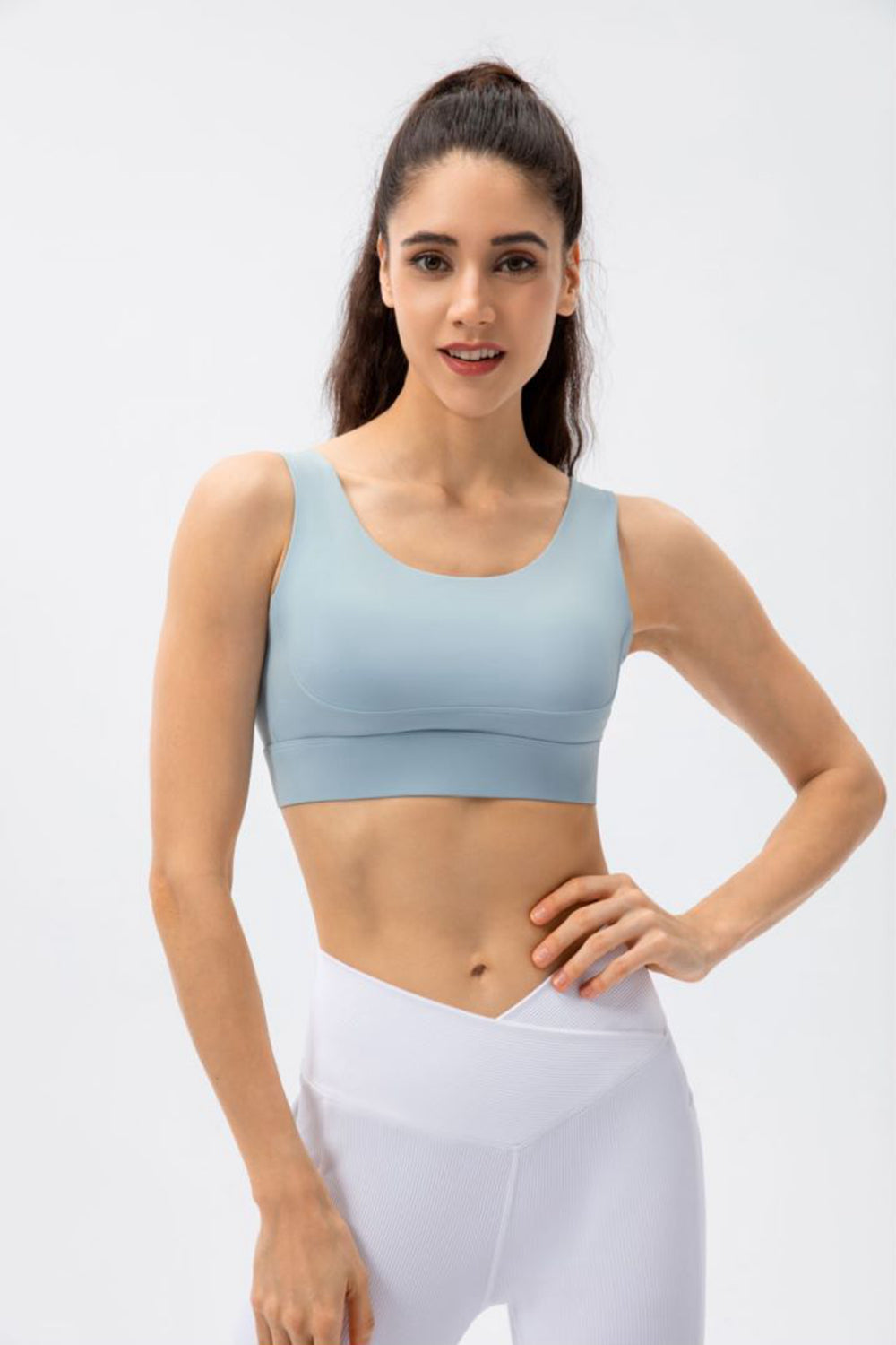 Breathable Crisscross Back Scoop Neck Sports Bra - SHIRLYN.CO