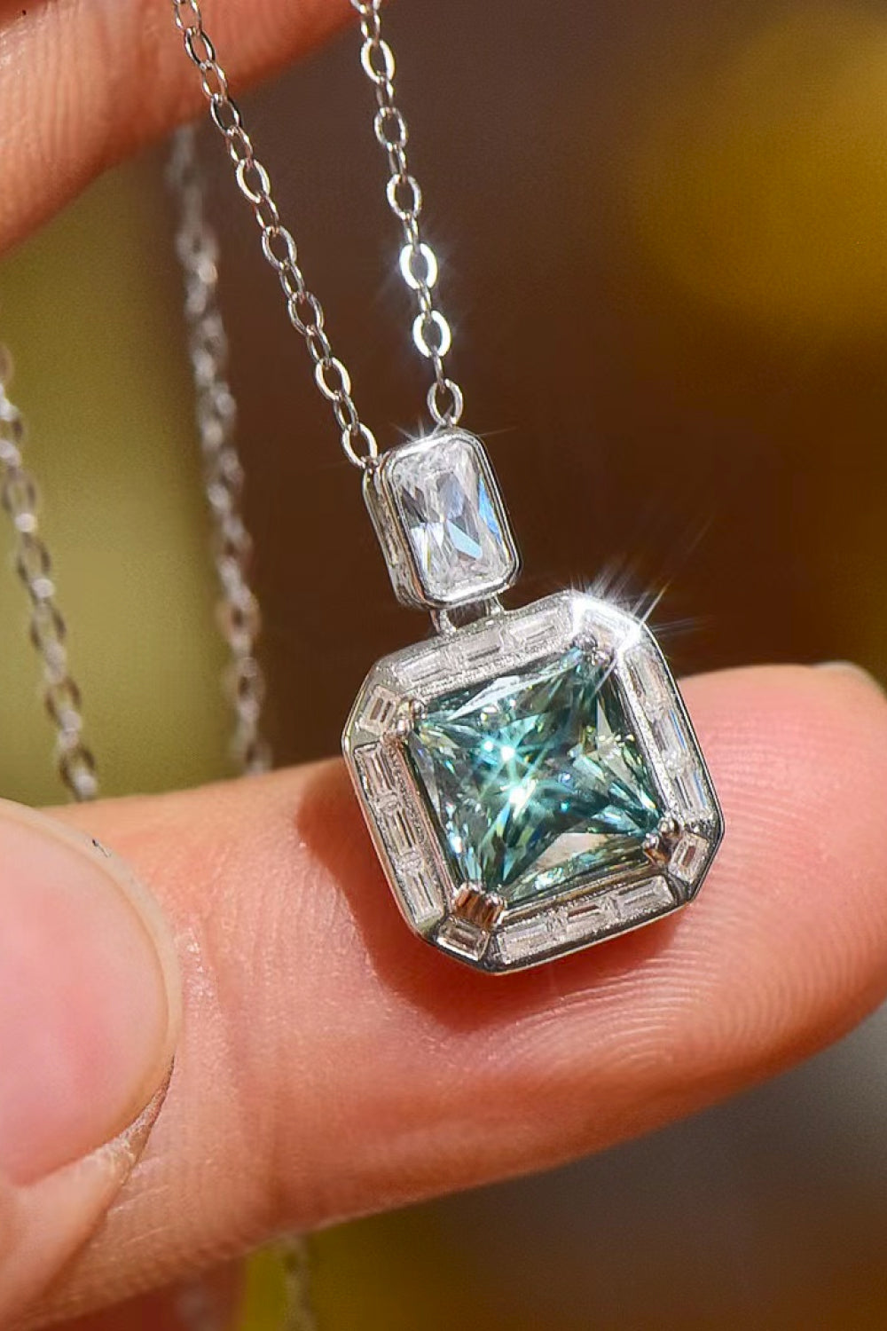 2 Carat Moissanite Square Pendant Necklace - SHIRLYN.CO