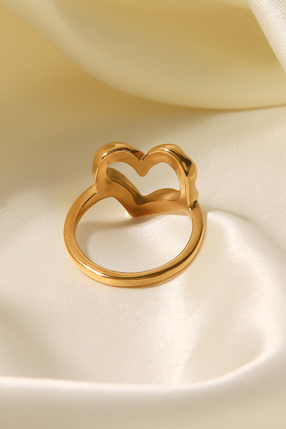 18K Gold Plated Heart-Shaped Ring - SHIRLYN.CO