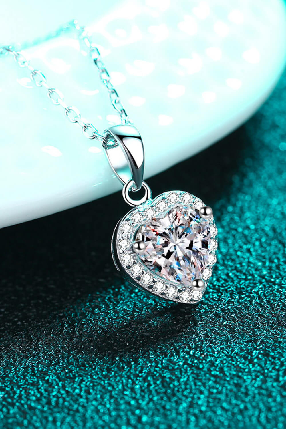 1 Carat Moissanite Heart Pendant Chain Necklace - SHIRLYN.CO