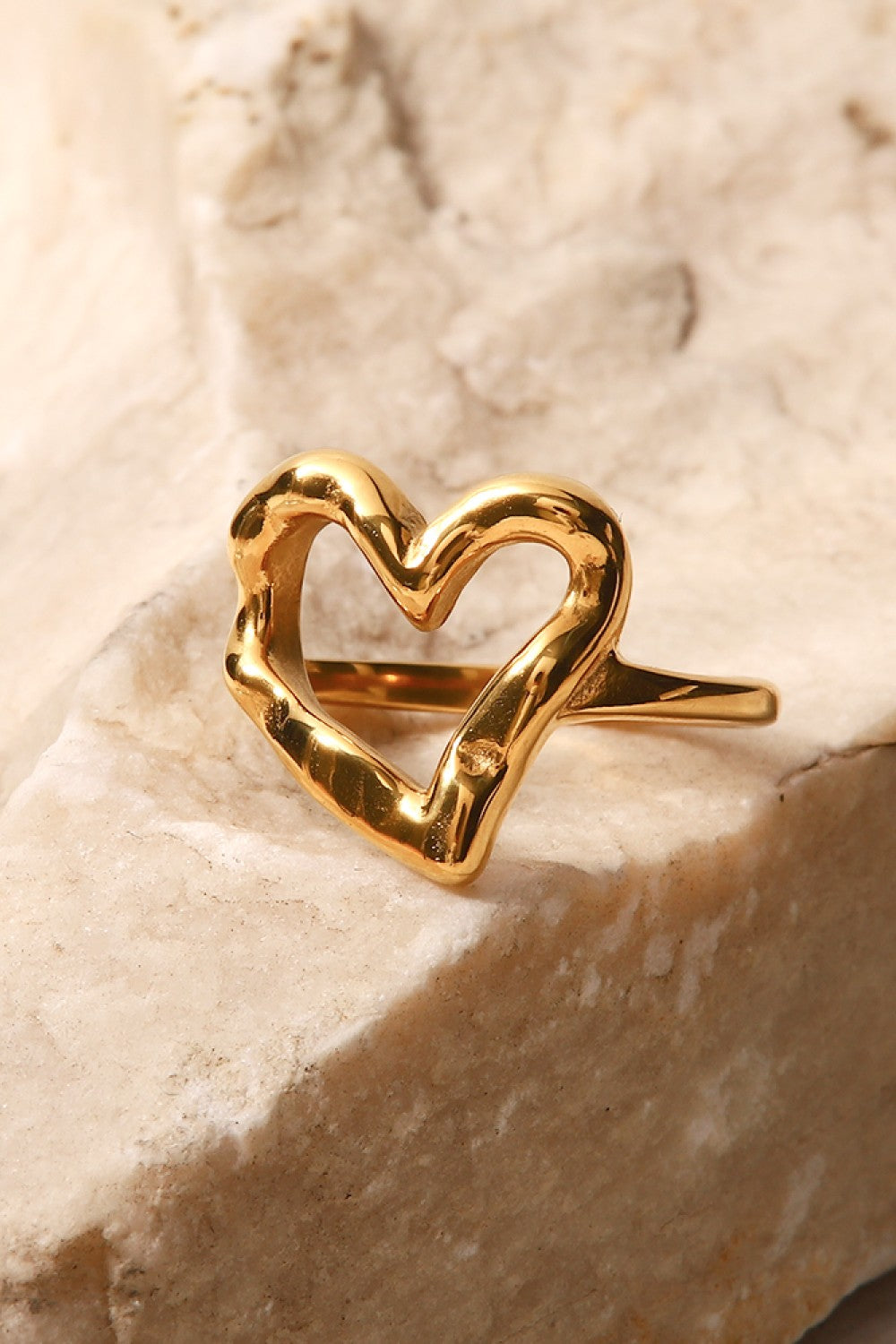 18K Gold Plated Heart-Shaped Ring - SHIRLYN.CO