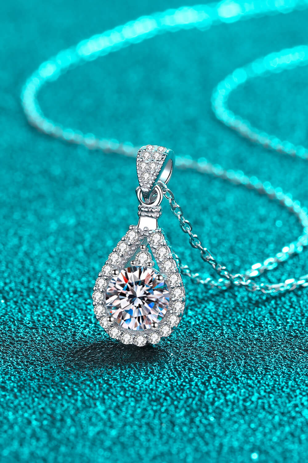 1 Carat Moissanite Teardrop Pendant Chain Necklace - SHIRLYN.CO