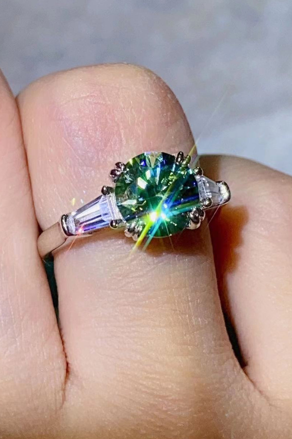 2 Carat Moissanite Emerald Green 925 Sterling Silver Ring - SHIRLYN.CO