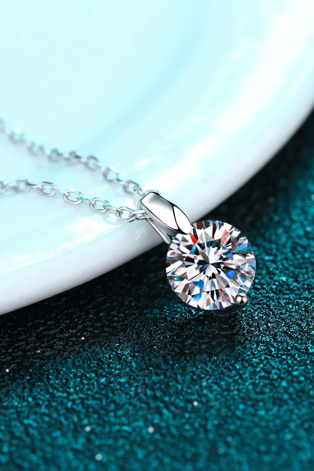 Minimalist 925 Sterling Silver Moissanite Pendant Necklace - SHIRLYN.CO