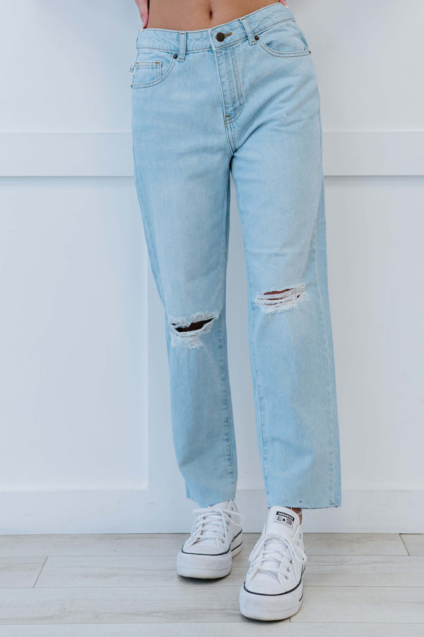 Muselooks Distressed Raw Hem Mom Jeans - SHIRLYN.CO