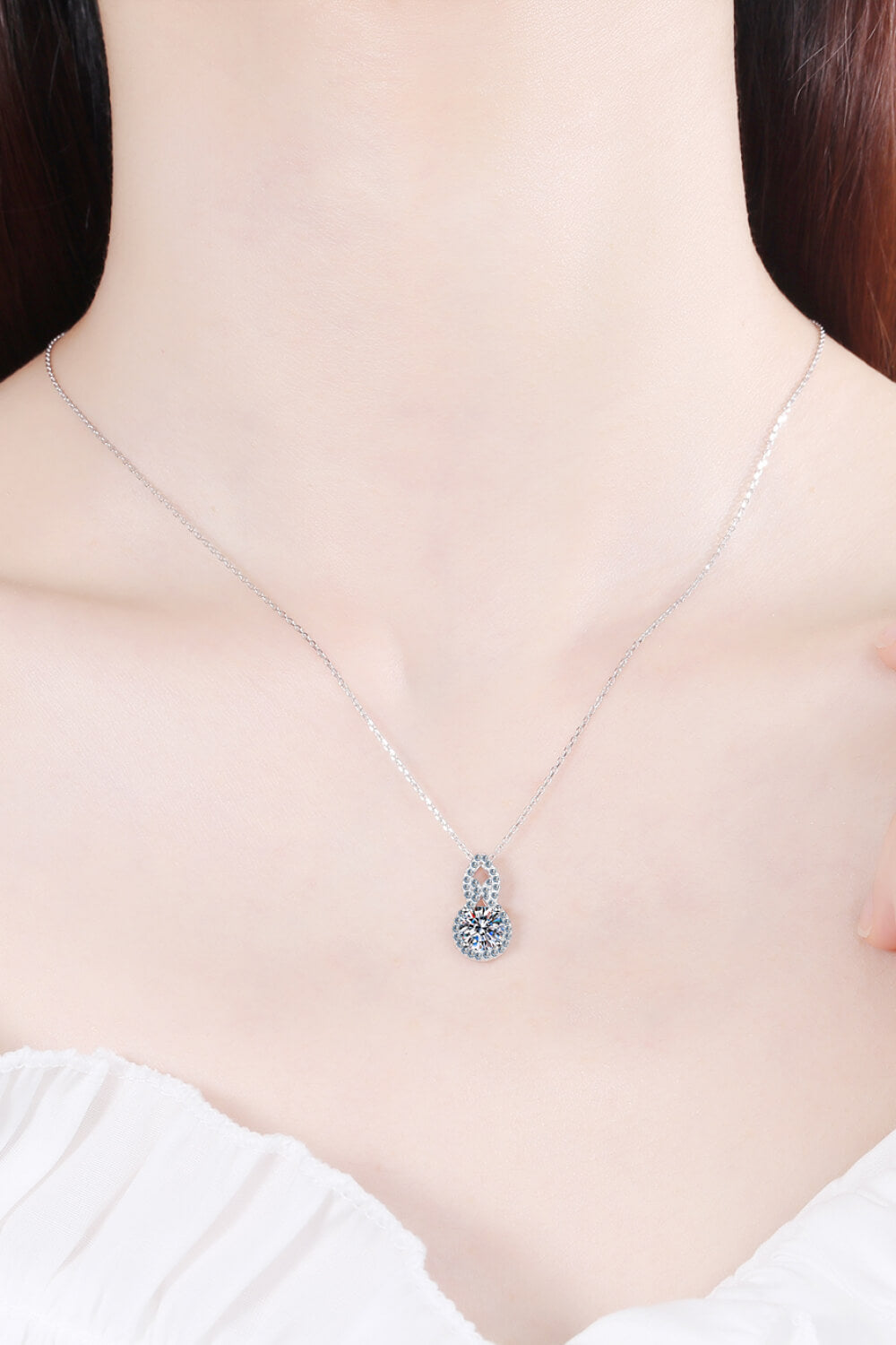 1 Carat Moissanite Pendant Necklace - SHIRLYN.CO