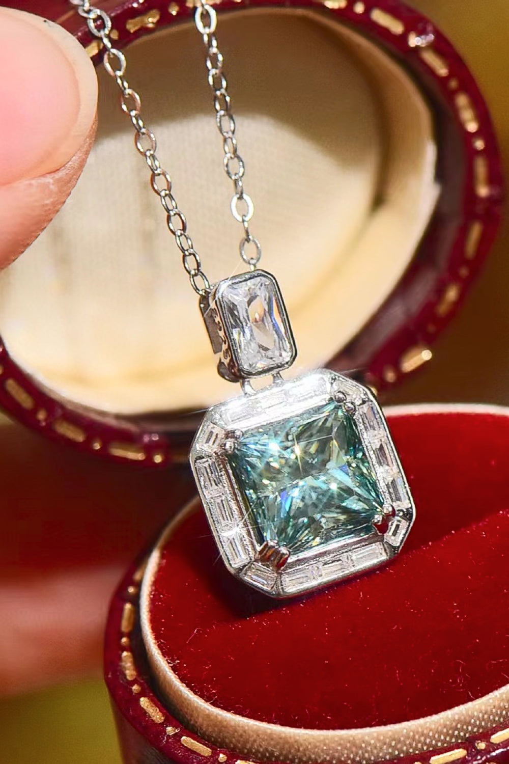 2 Carat Moissanite Square Pendant Necklace - SHIRLYN.CO