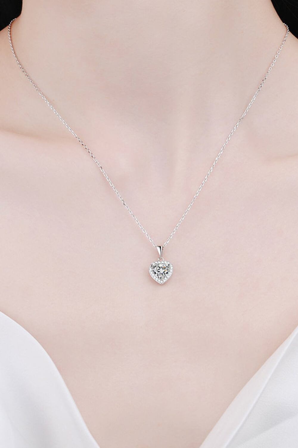 1 Carat Moissanite Heart Pendant Chain Necklace - SHIRLYN.CO