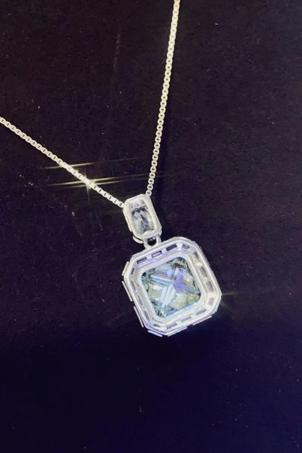 2 Carat Moissanite Square Pendant Necklace - SHIRLYN.CO