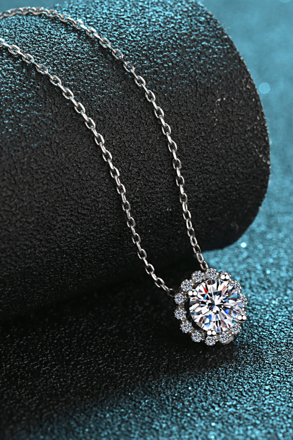 Flower-Shaped Moissanite Pendant Necklace - SHIRLYN.CO