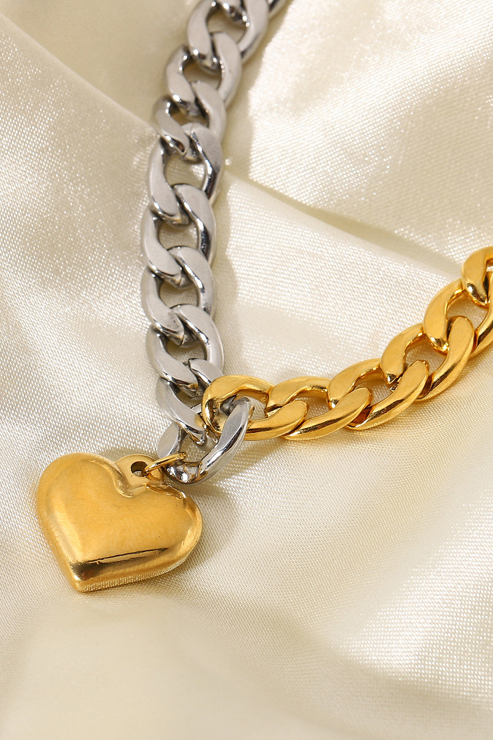 Chain Heart Charm Bracelet - SHIRLYN.CO