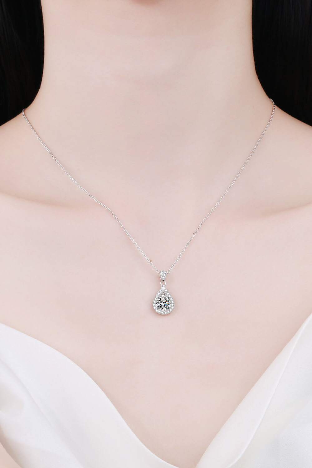 1 Carat Moissanite Teardrop Pendant Chain Necklace - SHIRLYN.CO