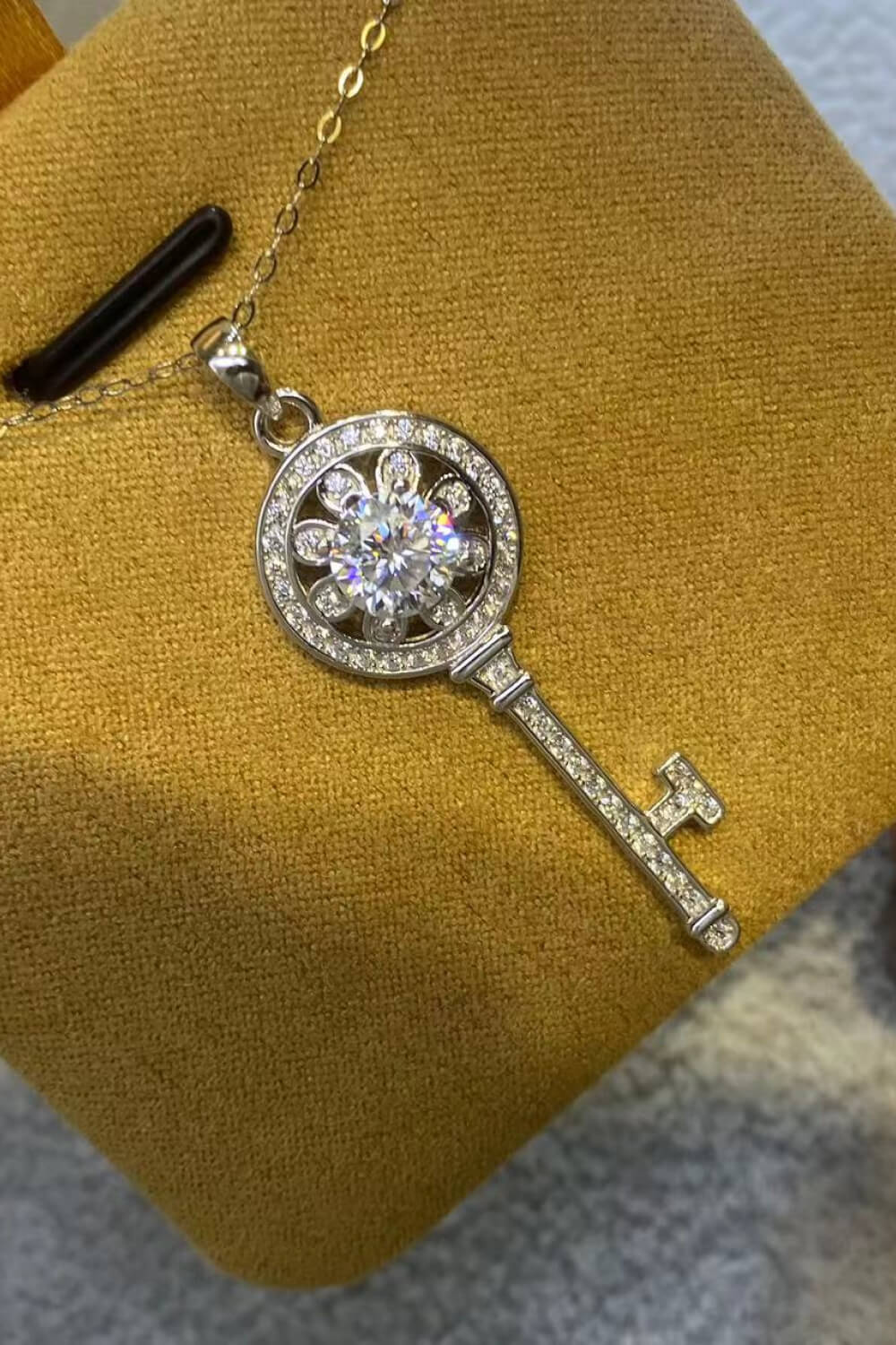 1 Carat Moissanite Platinum-Plated Key Pendant Necklace - SHIRLYN.CO