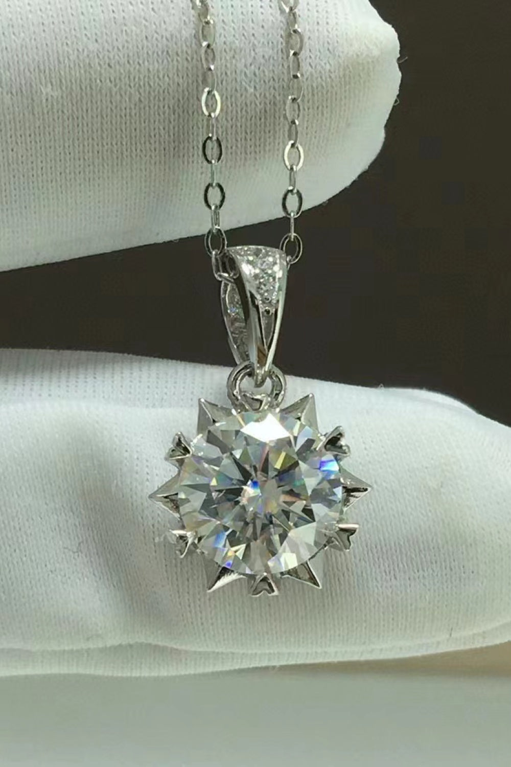 Looking At You 2 Carat Moissanite Pendant Necklace - SHIRLYN.CO