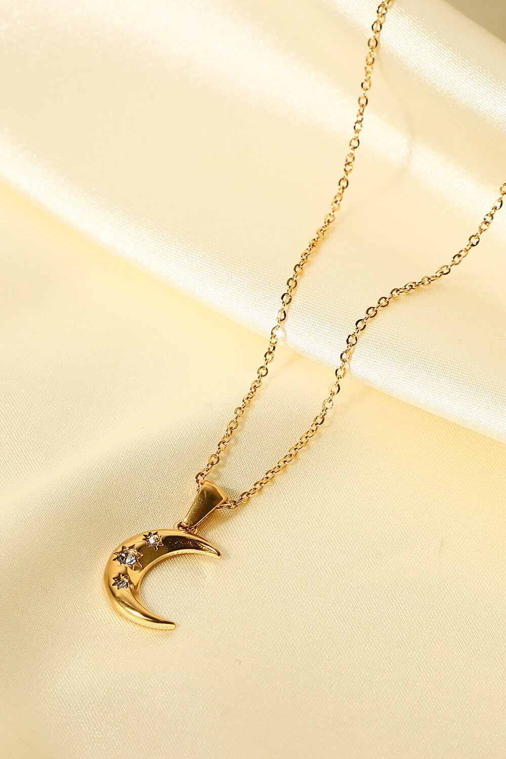 18K Gold Plated Inlaid Zircon Moon Pendant Necklace - SHIRLYN.CO