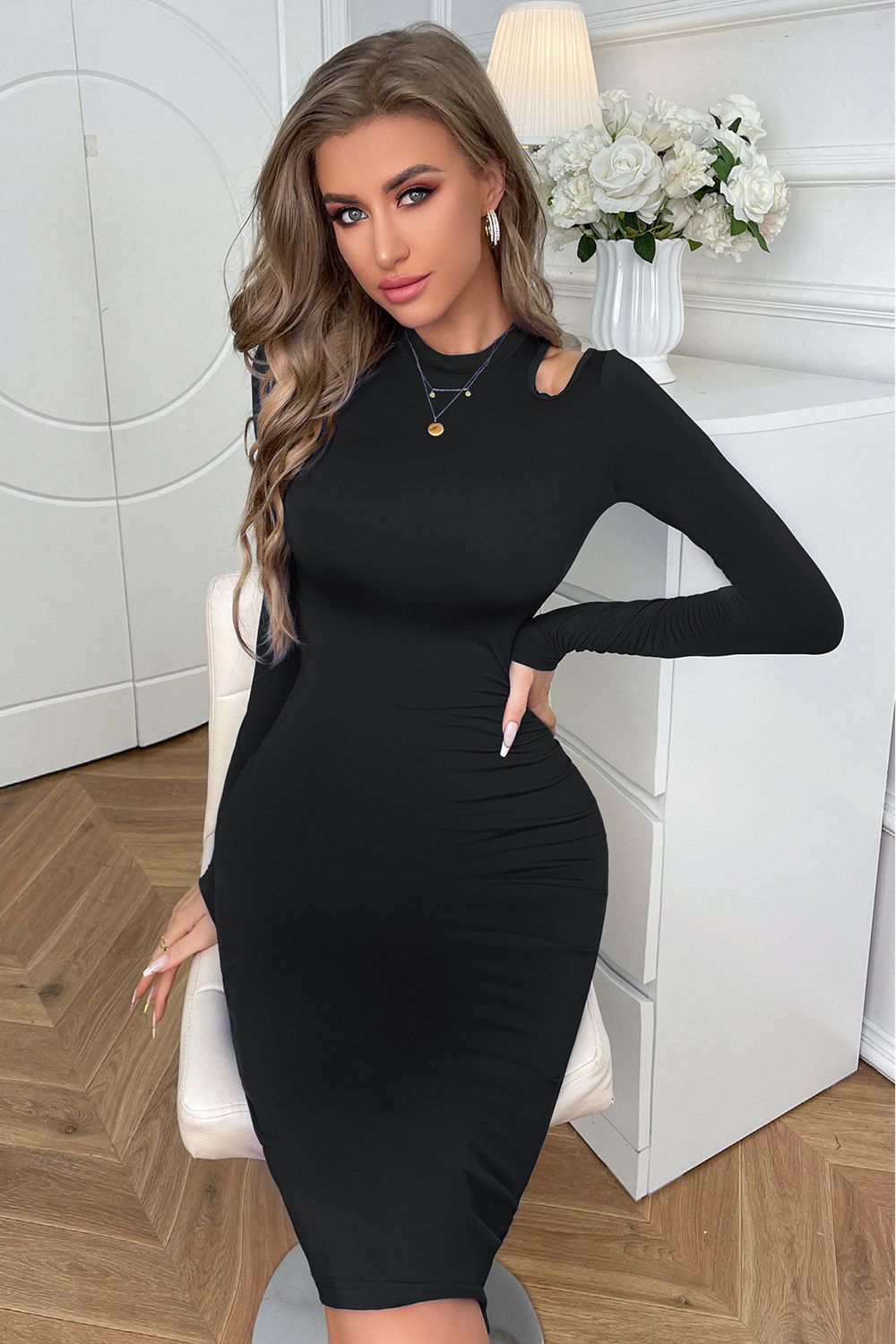 Editor's Choice: Shirlyn's Allure: Cutout Long Sleeve Pencil Dress