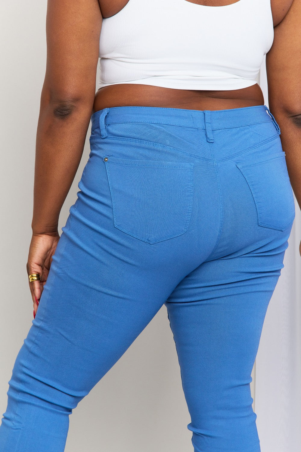 YMI Jeanswear Kate Hyper-Stretch Full Size Mid-Rise Skinny Jeans in Electric Blue - SHIRLYN.CO