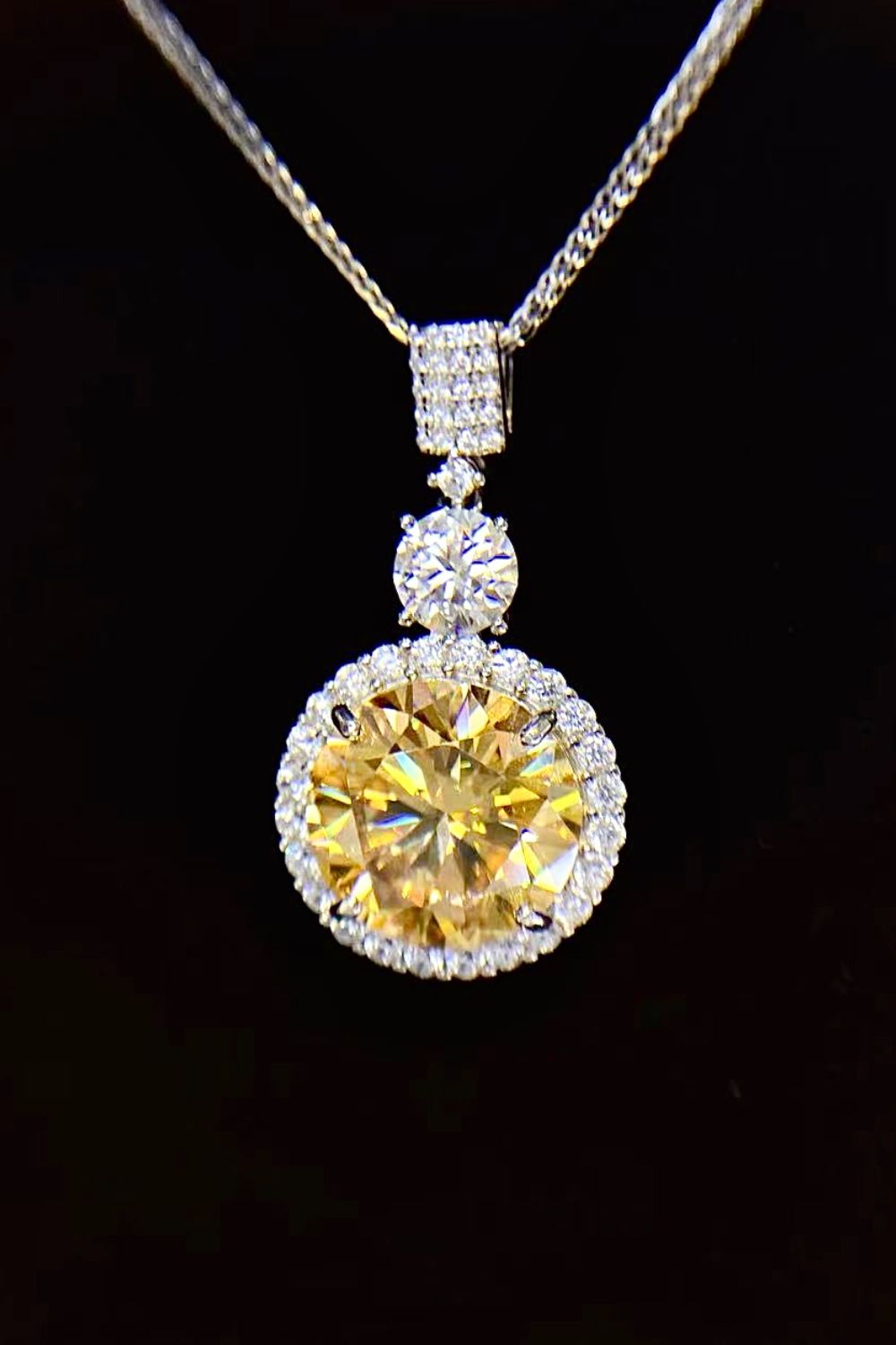 6 Carat Moissanite Pendant Necklace - SHIRLYN.CO